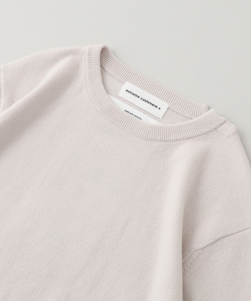 extreme cashmere（エクストリーム　カシミヤ）の「extreme cashmere (エクストリームカシミア)  be classic（ニット/セーター・メンズ・アイボリー・FREE）」の3枚目の写真