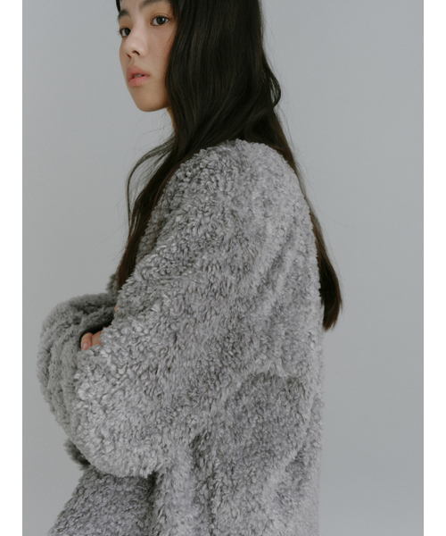 Yuje(ユジェ)の「TEDDY FUR JACKET (3color,2size)(ムートンコート・レディース・ライトグレー/ブラック/ダークブラウン・SMALL/MEDIUM)」の10枚目の写真