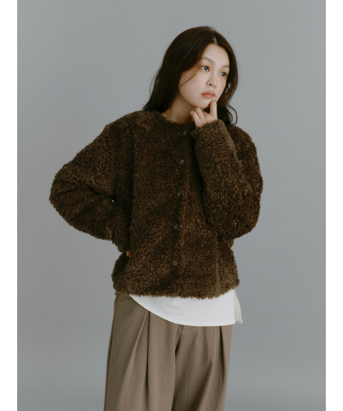 Yuje(ユジェ)の「TEDDY FUR JACKET (3color,2size)(ムートンコート・レディース・ライトグレー/ブラック/ダークブラウン・SMALL/MEDIUM)」の19枚目の写真