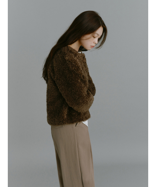 Yuje(ユジェ)の「TEDDY FUR JACKET (3color,2size)(ムートンコート・レディース・ライトグレー/ブラック/ダークブラウン・SMALL/MEDIUM)」の20枚目の写真