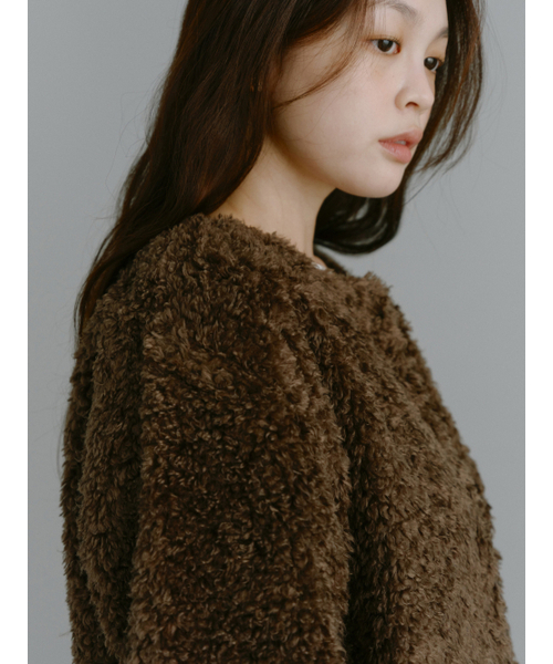 Yuje(ユジェ)の「TEDDY FUR JACKET (3color,2size)(ムートンコート・レディース・ライトグレー/ブラック/ダークブラウン・SMALL/MEDIUM)」の21枚目の写真