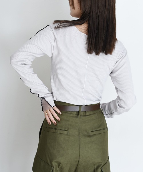 Eimee Law(エイミーロウ)の「チュールカット配色メロウリブトップス(Tシャツ/カットソー・レディース・ブラック/ライトグレー/オフホワイト・FREE)」の12枚目の写真