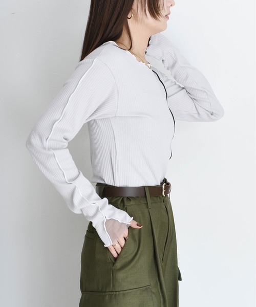 Eimee Law(エイミーロウ)の「チュールカット配色メロウリブトップス(Tシャツ/カットソー・レディース・ブラック/ライトグレー/オフホワイト・FREE)」の13枚目の写真