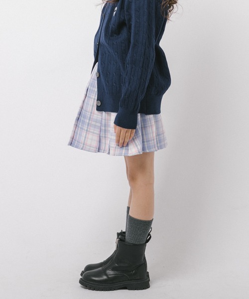 URBAN CHERRY(アーバンチェリー)の「【動くたびラメきらめく】ラメミックスプリーツスカート(インナーパンツ付き)(スカート・キッズ・ブラック/パープル/ネイビー/ピンク・120cm/110cm/140cm/130cm/150cm)」の7枚目の写真