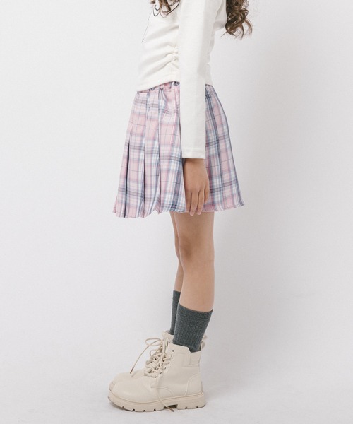 URBAN CHERRY(アーバンチェリー)の「【動くたびラメきらめく】ラメミックスプリーツスカート(インナーパンツ付き)(スカート・キッズ・ブラック/パープル/ネイビー/ピンク・120cm/110cm/140cm/130cm/150cm)」の5枚目の写真