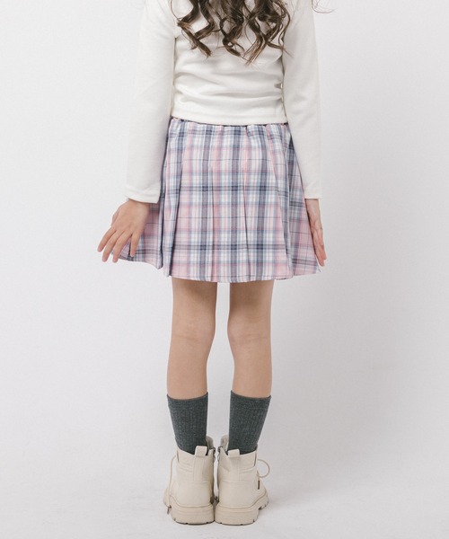 URBAN CHERRY(アーバンチェリー)の「【動くたびラメきらめく】ラメミックスプリーツスカート(インナーパンツ付き)(スカート・キッズ・ブラック/パープル/ネイビー/ピンク・120cm/110cm/140cm/130cm/150cm)」の6枚目の写真