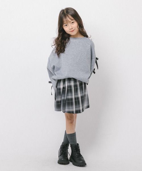 URBAN CHERRY(アーバンチェリー)の「【動くたびラメきらめく】ラメミックスプリーツスカート(インナーパンツ付き)(スカート・キッズ・ブラック/パープル/ネイビー/ピンク・120cm/110cm/140cm/130cm/150cm)」の11枚目の写真