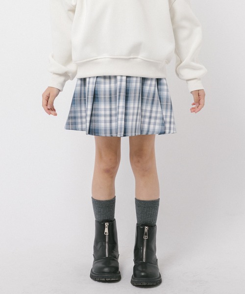 URBAN CHERRY(アーバンチェリー)の「【動くたびラメきらめく】ラメミックスプリーツスカート(インナーパンツ付き)(スカート・キッズ・ブラック/パープル/ネイビー/ピンク・120cm/110cm/140cm/130cm/150cm)」の8枚目の写真