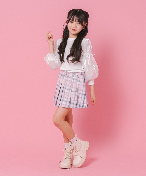 URBAN CHERRY（アーバンチェリー）の「【動くたびラメきらめく】ラメミックスプリーツスカート(インナーパンツ付き)（スカート・キッズ・ブラック/パープル/ネイビー/ピンク・120cm/110cm/140cm/130cm/150cm）」の16枚目の写真