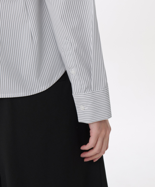 MUSINSA STANDARD WOMAN（ムシンサスタンダードウーマン）の「ウィメンズストライプスリムフィットシャツ[グレー]（シャツ/ブラウス・レディース・その他・SMALL/MEDIUM/LARGE/X-SMALL/X-LARGE）」の6枚目の写真