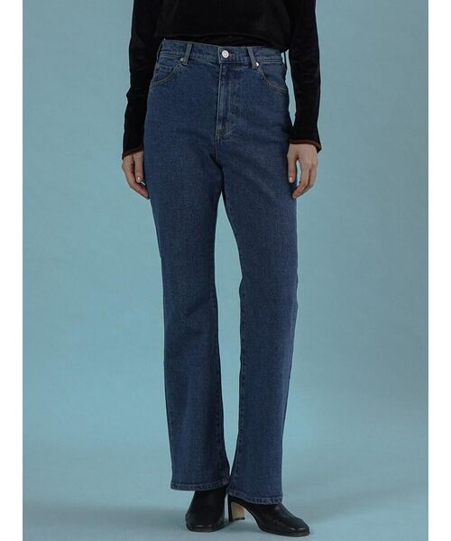 FIKA.(フィーカ)の「Slim flared denim pants(デニムパンツ・レディース・ブルー系その他/ブルー・MEDIUM/SMALL)」の3枚目の写真