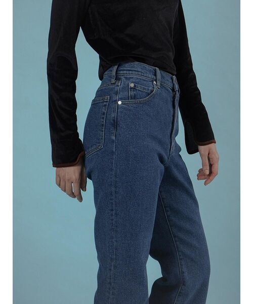 FIKA.(フィーカ)の「Slim flared denim pants(デニムパンツ・レディース・ブルー系その他/ブルー・MEDIUM/SMALL)」の9枚目の写真