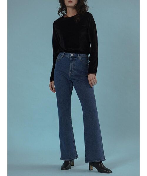 FIKA.(フィーカ)の「Slim flared denim pants(デニムパンツ・レディース・ブルー系その他/ブルー・MEDIUM/SMALL)」の14枚目の写真
