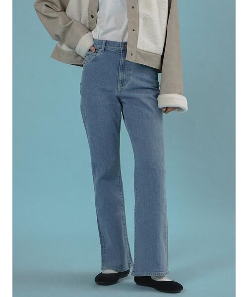 FIKA.(フィーカ)の「Slim flared denim pants(デニムパンツ・レディース・ブルー系その他/ブルー・MEDIUM/SMALL)」の16枚目の写真