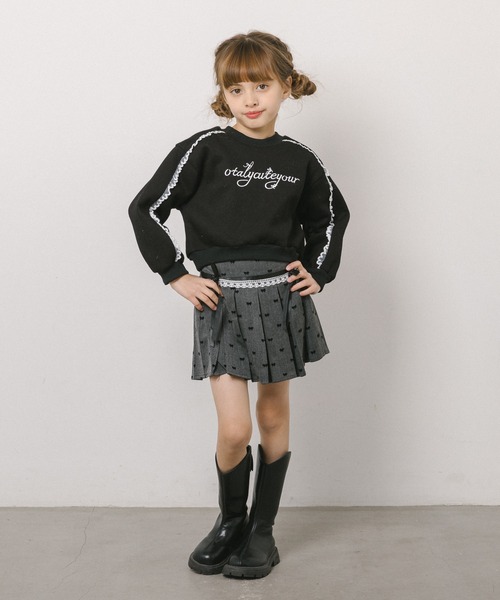 URBAN CHERRY（アーバンチェリー）の「サイドフリルデザインフレンチロゴ刺繍トレーナー（その他トップス・キッズ・グレー/ブラック・120cm/130cm/140cm/110cm）」の7枚目の写真