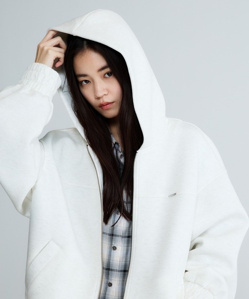 JEANASIS（ジーナシス）の「ダンボールBIGフードブルゾン/638699（ブルゾン・レディース・ブラック/オートミール/グレー・FREE）」の14枚目の写真