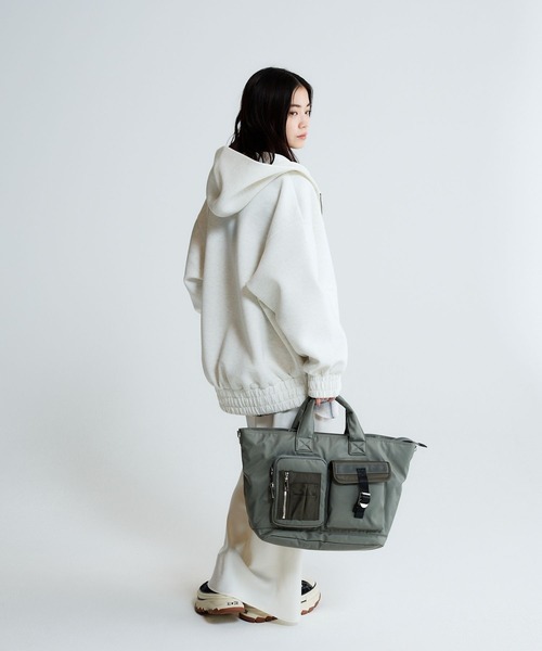 JEANASIS（ジーナシス）の「ダンボールBIGフードブルゾン/638699（ブルゾン・レディース・ブラック/オートミール/グレー・FREE）」の8枚目の写真