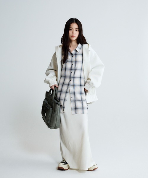 JEANASIS（ジーナシス）の「ダンボールBIGフードブルゾン/638699（ブルゾン・レディース・ブラック/オートミール/グレー・FREE）」の9枚目の写真