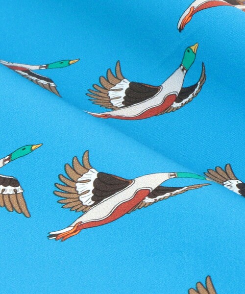 UNITED ARROWS(ユナイテッドアローズ)の「<Dieffe Kinloch>Flock of ducks ハンカチ(バンダナ/スカーフ・メンズ・オレンジ/ターコイズブルー系・FREE)」の6枚目の写真