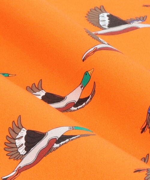 UNITED ARROWS(ユナイテッドアローズ)の「<Dieffe Kinloch>Flock of ducks ハンカチ(バンダナ/スカーフ・メンズ・オレンジ/ターコイズブルー系・FREE)」の9枚目の写真