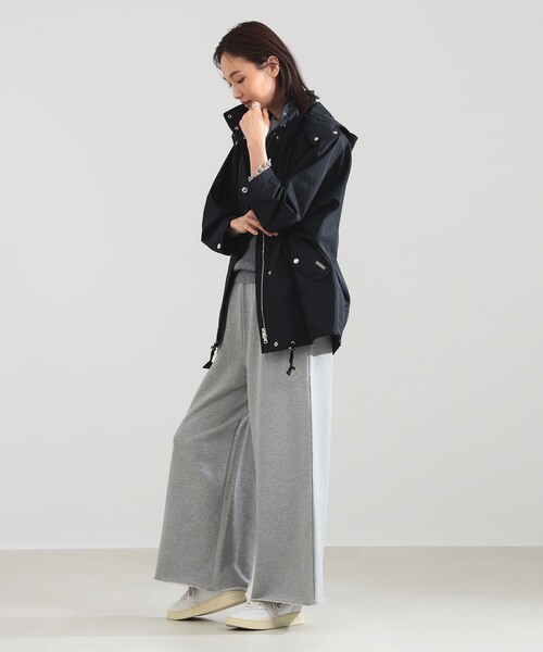 WOOLRICH(ウールリッチ)の「WOOLRICH / テック アノラック ブルゾン(ブルゾン・レディース・ブラック/ベージュ・X-SMALL/SMALL)」の4枚目の写真