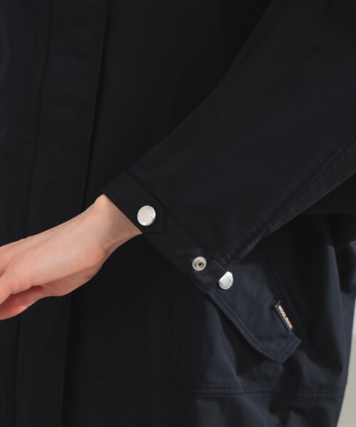 WOOLRICH(ウールリッチ)の「WOOLRICH / テック アノラック ブルゾン(ブルゾン・レディース・ブラック/ベージュ・X-SMALL/SMALL)」の17枚目の写真