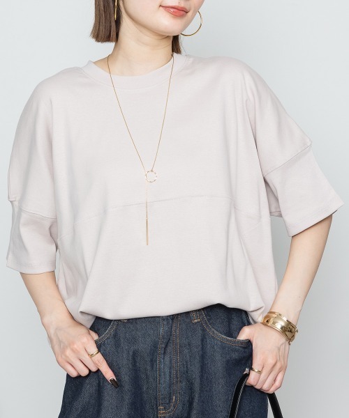 aity(アイティ)の「M-5L オーバーサイズ無地T 夏服(Tシャツ/カットソー・レディース・オフホワイト/グレイッシュベージュ/ピンクベージュ/ブラック・4L~5L/LL~3L/M~L)」の1枚目の写真