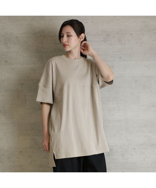 aity(アイティ)の「M-5L オーバーサイズ無地T 夏服(Tシャツ/カットソー・レディース・オフホワイト/グレイッシュベージュ/ピンクベージュ/ブラック・4L~5L/LL~3L/M~L)」の11枚目の写真
