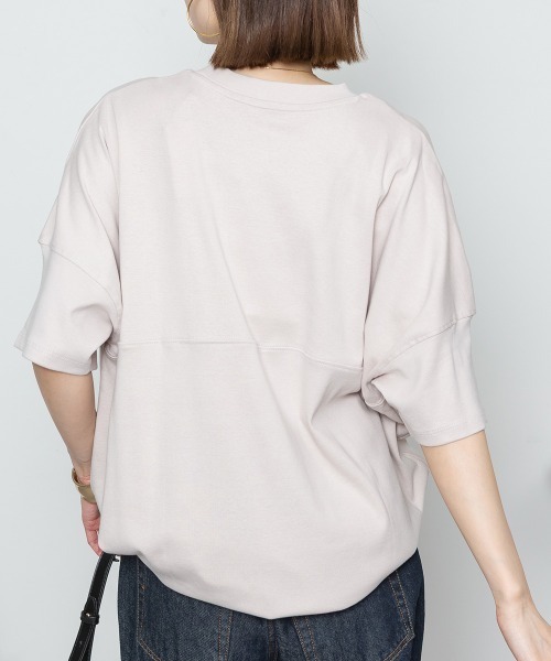 aity(アイティ)の「M-5L オーバーサイズ無地T 夏服(Tシャツ/カットソー・レディース・オフホワイト/グレイッシュベージュ/ピンクベージュ/ブラック・4L~5L/LL~3L/M~L)」の17枚目の写真
