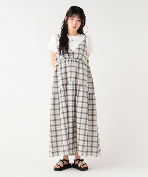 BEAMS HEART（ビームスハート）の「チェック ティアード ワンピース（ワンピース・レディース・ホワイト/ネイビー・FREE）」の2枚目の写真