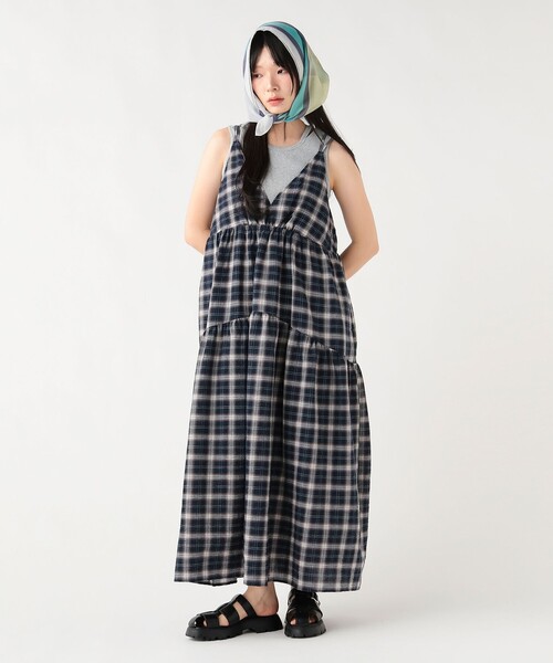 BEAMS HEART（ビームスハート）の「チェック ティアード ワンピース（ワンピース・レディース・ホワイト/ネイビー・FREE）」の3枚目の写真
