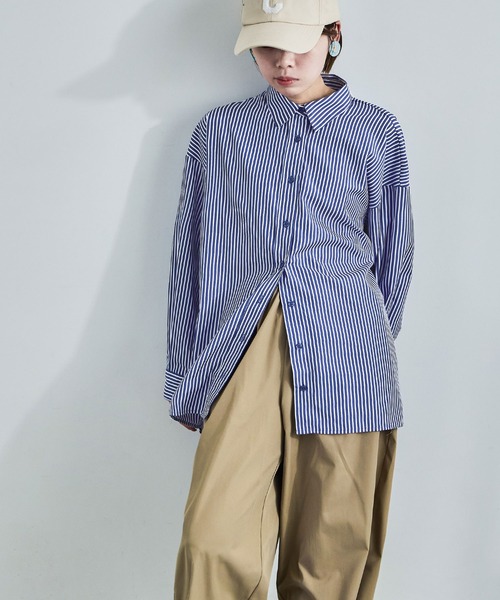 Fashion Letter（ファッションレター）の「テールカット ストライプシャツ（シャツ/ブラウス・レディース・レッド/サックスブルー/ブルー・M）」の4枚目の写真