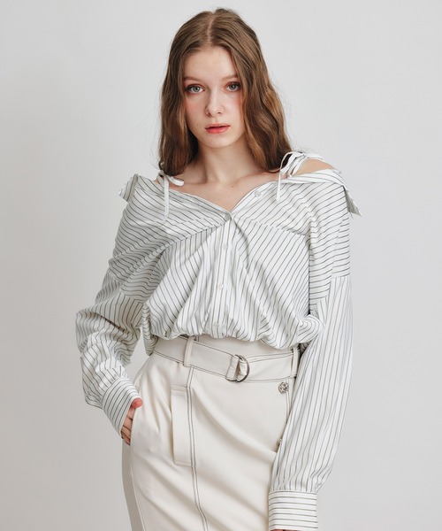 REDYAZEL（レディアゼル）の「ベアレイヤードストライプバルーンオフショルブラウス（シャツ/ブラウス・レディース・ベージュ系その他/ホワイト系その他/ブルー系その他・FREE）」の17枚目の写真