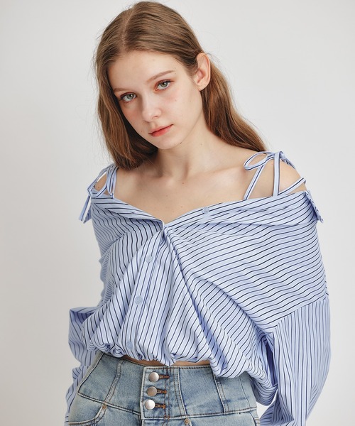 REDYAZEL（レディアゼル）の「ベアレイヤードストライプバルーンオフショルブラウス（シャツ/ブラウス・レディース・ベージュ系その他/ホワイト系その他/ブルー系その他・FREE）」の6枚目の写真