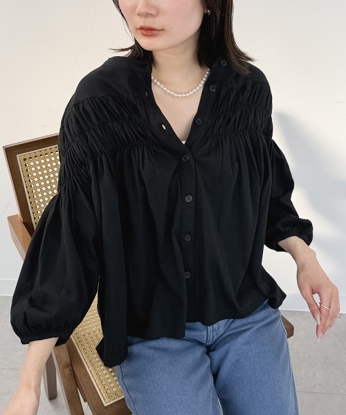 RCD(アールシーディー)の「ブラウス風ピンタックギャザーカットソー(Tシャツ/カットソー・レディース・ホワイト/チャコールグレー/ブラック・M-L/LL~3L)」の8枚目の写真
