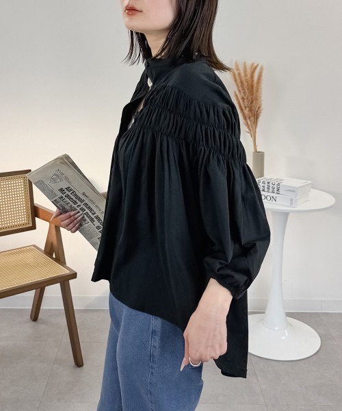 RCD(アールシーディー)の「ブラウス風ピンタックギャザーカットソー(Tシャツ/カットソー・レディース・ホワイト/チャコールグレー/ブラック・M-L/LL~3L)」の9枚目の写真