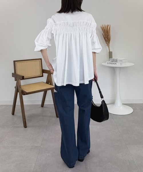 RCD(アールシーディー)の「ブラウス風ピンタックギャザーカットソー(Tシャツ/カットソー・レディース・ホワイト/チャコールグレー/ブラック・M-L/LL~3L)」の16枚目の写真