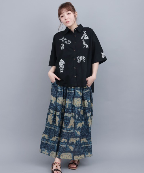 チチカカ(チチカカ)の「カッチーナ刺繍シャツ(シャツ/ブラウス・レディース・ナチュラル/レッド/ブラック・FREE)」の4枚目の写真