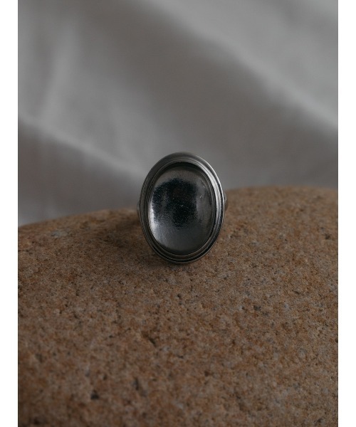 FUNALIVE(ファンアライブ)の「【ROOM.THE.ROOM】Cabochon oval ring リング(リング・レディース・シルバー・FREE)」の2枚目の写真