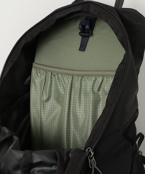 GREGORY(グレゴリー)の「アリオ20 ARRIO 20 シャドウパインブラック(バックパック/リュック・メンズ・ブラック・ONE SIZE)」の2枚目の写真