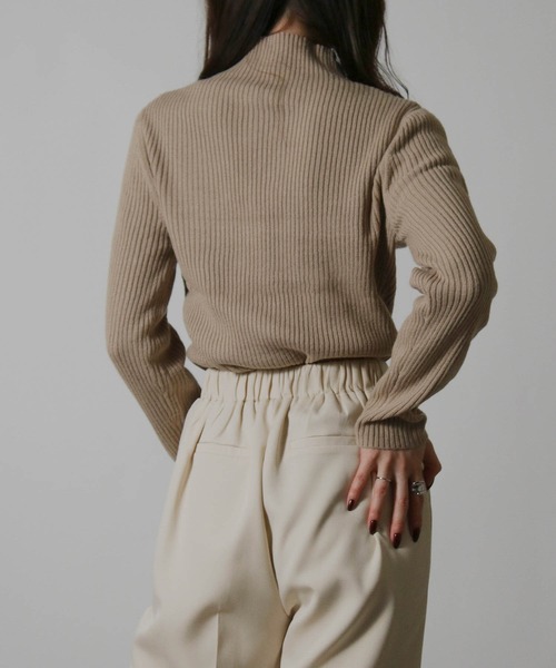 NYLAUS(ナイラス)の「【SG】ハイネック リブニットプルオーバー インナー(ニット/セーター・レディース・イエロー/ベージュ/オフホワイト/ブルー/ブラック/グレイッシュベージュ・L/M)」の11枚目の写真