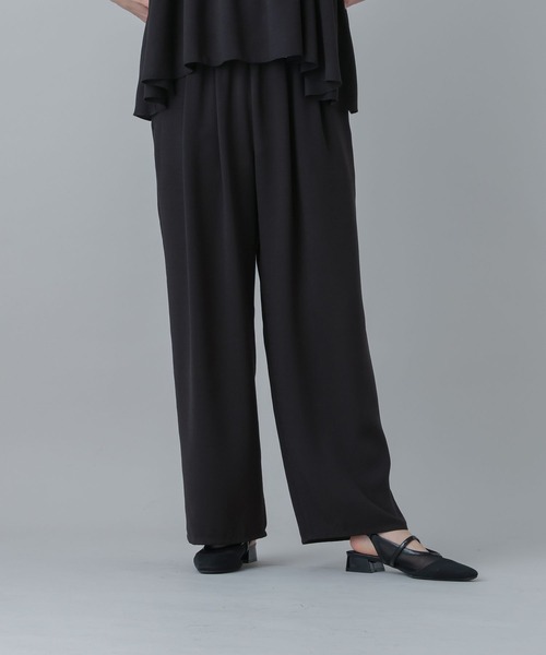 GLOBAL WORK（グローバルワーク）の「MATINEE LINE/ギャザーイージーパンツ/656157（その他パンツ・レディース・ベージュ/スミクロ/ネイビー系・LARGE/MEDIUM）」の2枚目の写真