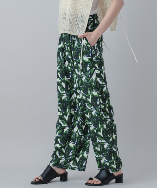 GLOBAL WORK（グローバルワーク）の「MATINEE LINE/ギャザーイージーパンツ/656157（その他パンツ・レディース・ベージュ/スミクロ/ネイビー系・LARGE/MEDIUM）」の19枚目の写真