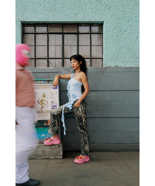 crocs(クロックス)の「クロックス サタデー プラットフォーム ディップドバックル サンダル W / crocs SatPlatformDippedBuckleSndlW(サンダル・レディース・ダークベージュ/ライトピンク・25cm/24cm/23cm/22cm/21cm)」の8枚目の写真