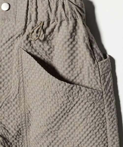 WILD THINGS（ワイルドシングス）の「【別注】＜WILD THINGS＞ ポケット ショートパンツ / キッズ 110cm-130cm（カーゴパンツ・キッズ・ベージュ/ブラック・S(120-130cm)/XS(110-120cm)）」の7枚目の写真