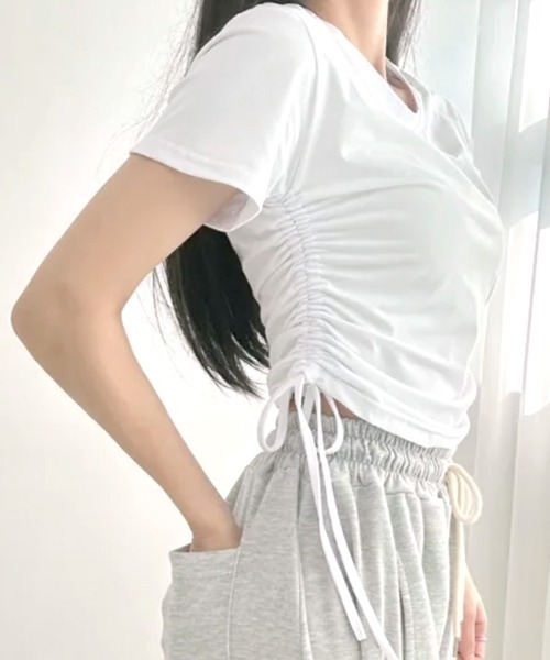 REMUR(レミュール)の「サイドシャーリングTシャツ 半袖(Tシャツ/カットソー・レディース・ブラック/ピンク/ホワイト/グレー・FREE)」の1枚目の写真