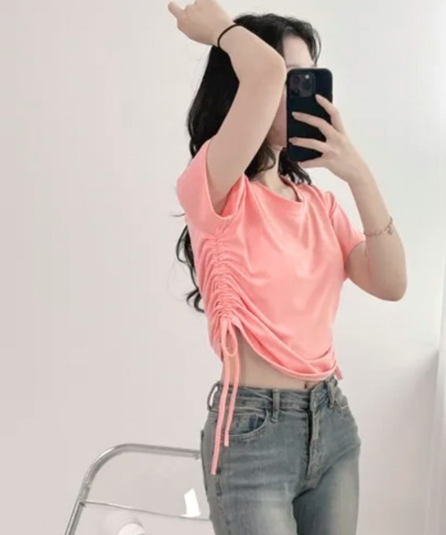 REMUR(レミュール)の「サイドシャーリングTシャツ 半袖(Tシャツ/カットソー・レディース・ブラック/ピンク/ホワイト/グレー・FREE)」の4枚目の写真