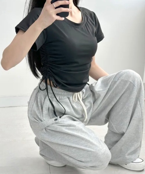 REMUR(レミュール)の「サイドシャーリングTシャツ 半袖(Tシャツ/カットソー・レディース・ブラック/ピンク/ホワイト/グレー・FREE)」の18枚目の写真
