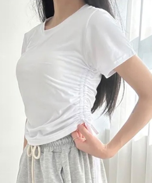 REMUR(レミュール)の「サイドシャーリングTシャツ 半袖(Tシャツ/カットソー・レディース・ブラック/ピンク/ホワイト/グレー・FREE)」の5枚目の写真