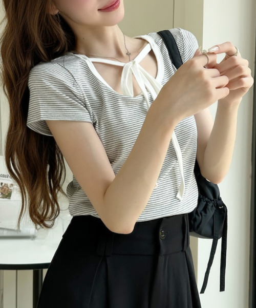 Ada.(エイダ)の「細ボーダー フロント リボンタイ ショート丈 カットソー(Tシャツ/カットソー・レディース・ホワイト/ブラック/ホワイト×ブラック・FREE)」の17枚目の写真